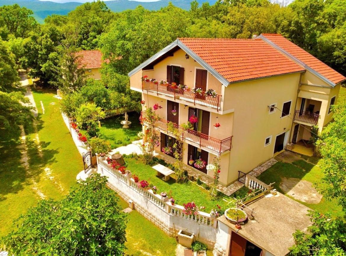 Ana Apartmán *