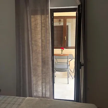 Apartman Ana Vrlika Exterior photo