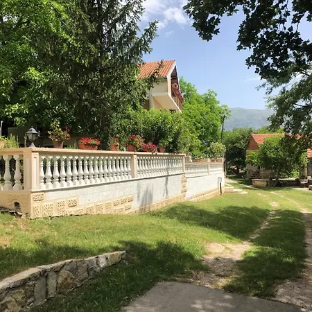 Apartman Ana Vrlika Exterior photo