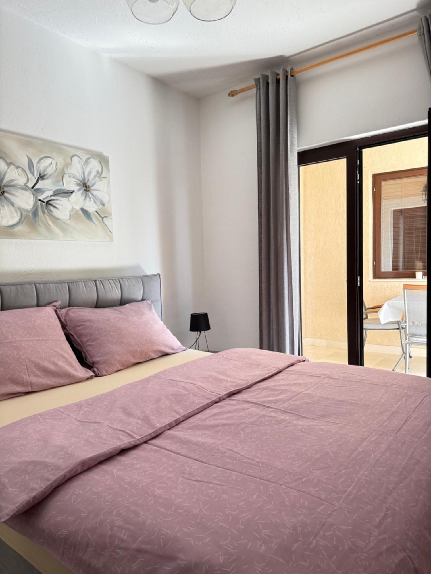 Ana Apartamento *